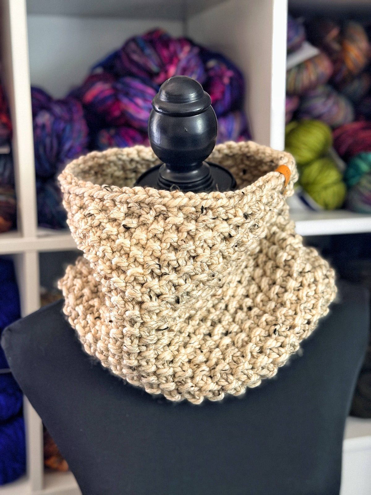 Seed Stitch Knit Cowl: Succulent