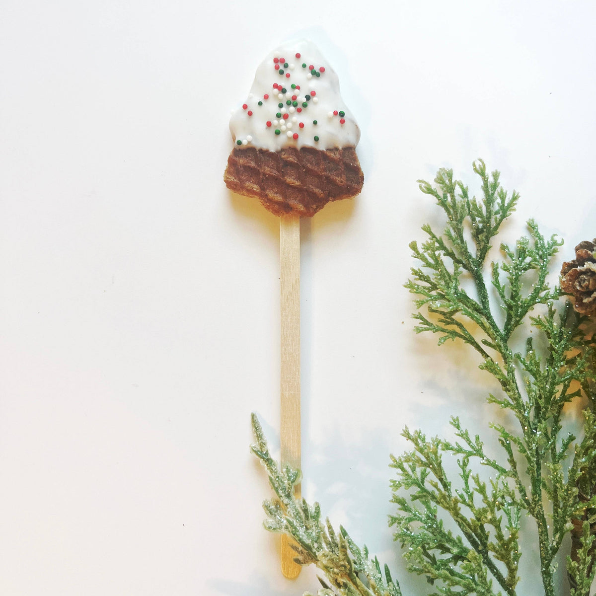 Mini Stroopwafel Lollipops: White Chocolate Sprinkle