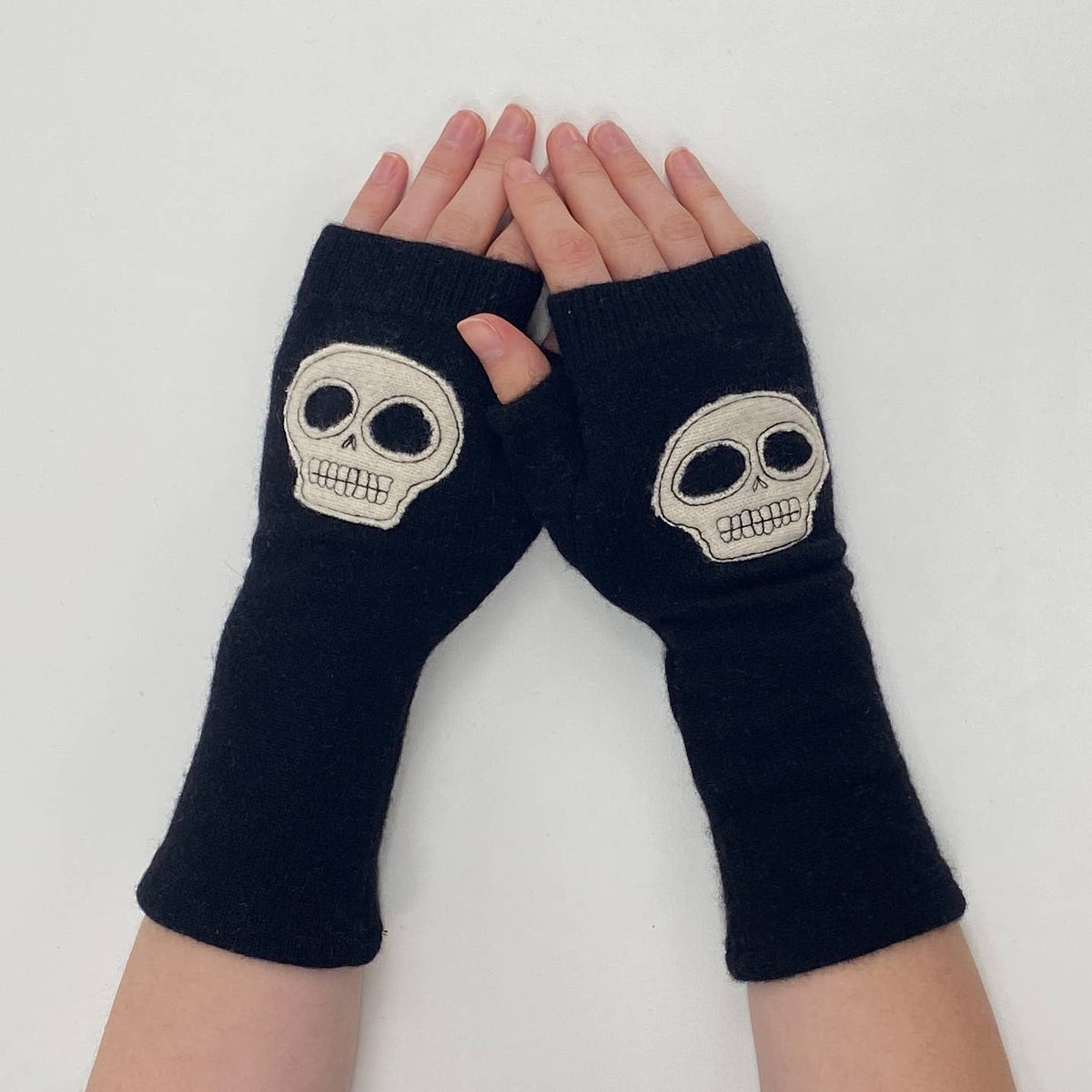 -Skull: Black / One Size Fits Most