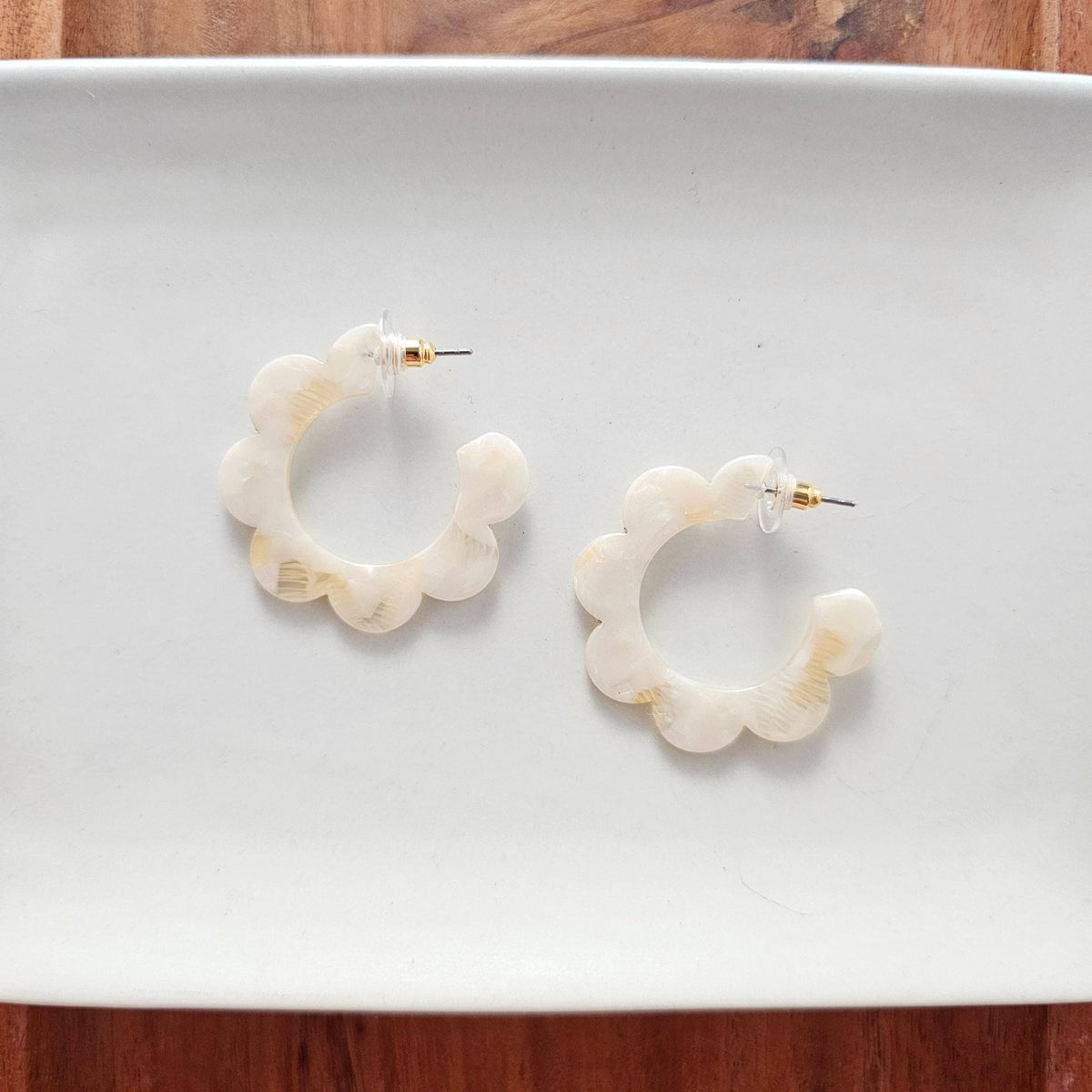 Flora Hoops in Cream