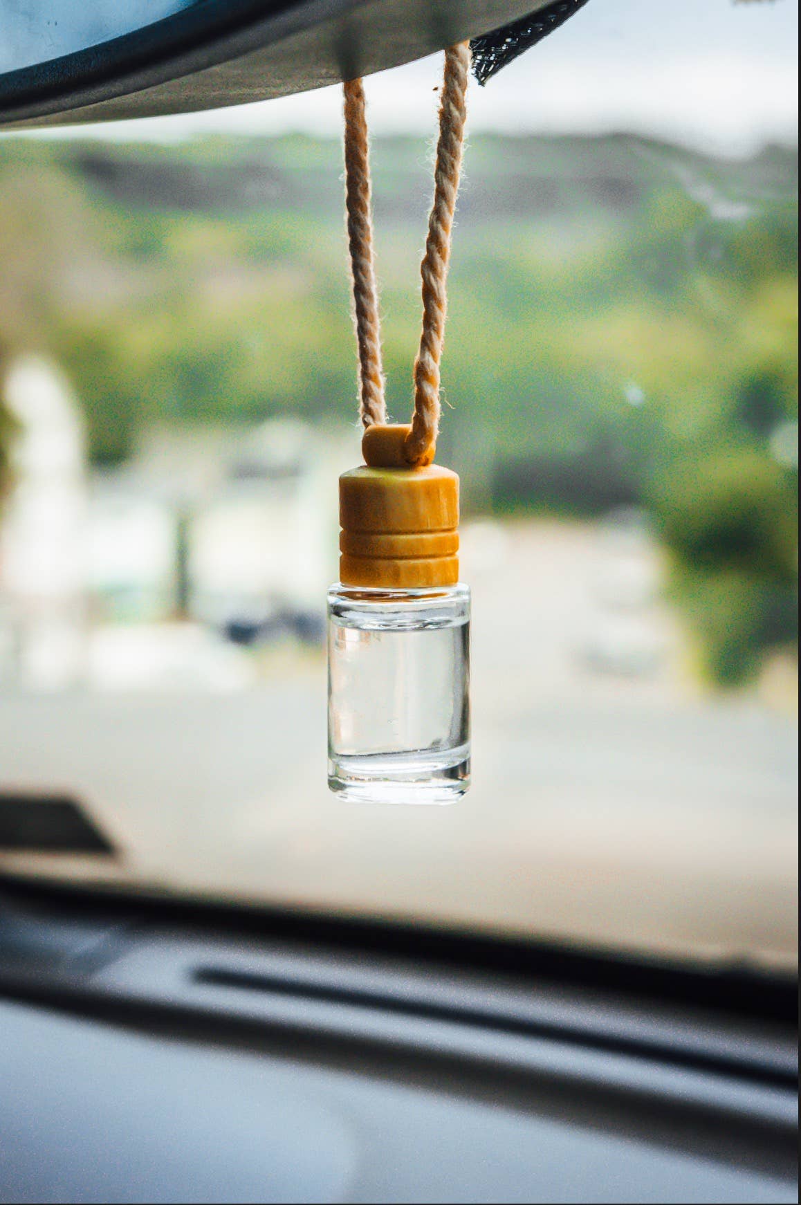 Cardamom + Cream Scented Car Diffuser - Stocking Stuffer