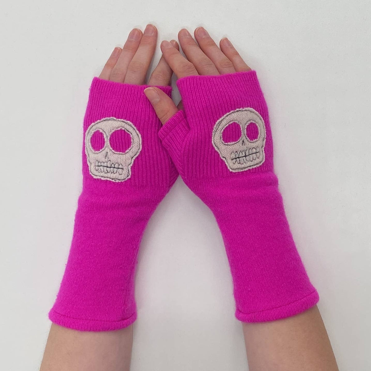-Skull: Black / One Size Fits Most