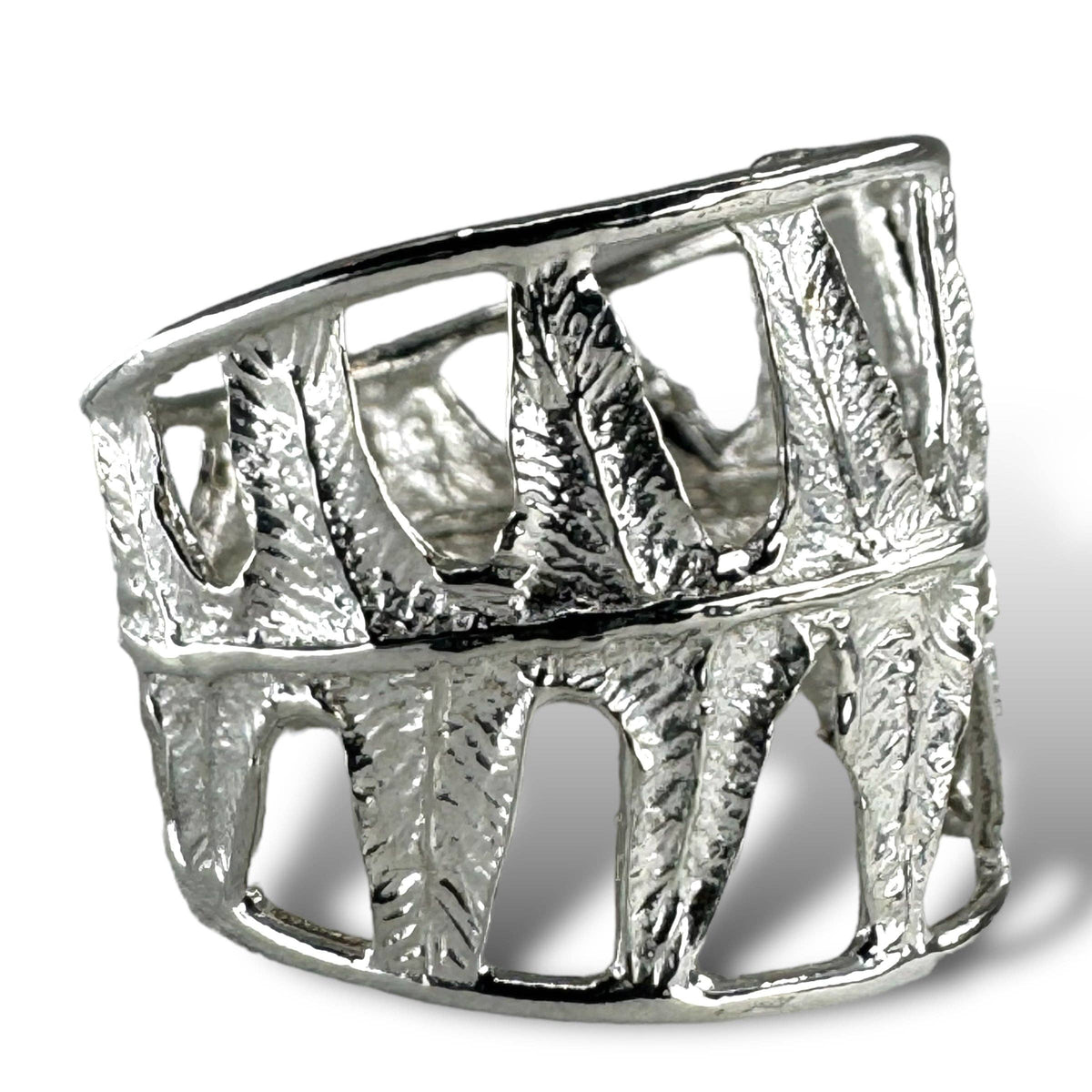 Bright Lopez Fern Wide Ring