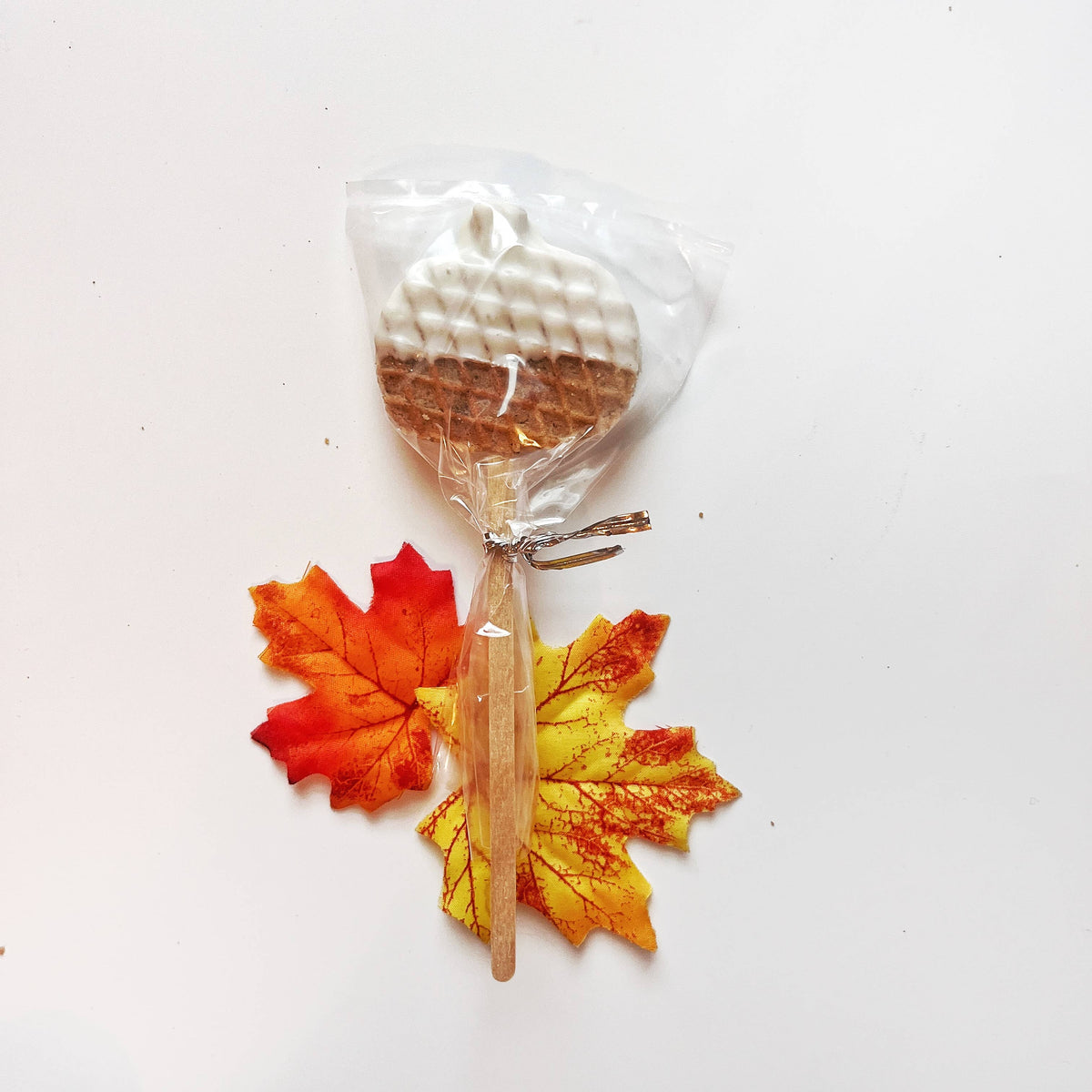Mini Stroopwafel Lollipops: White Chocolate Sprinkle