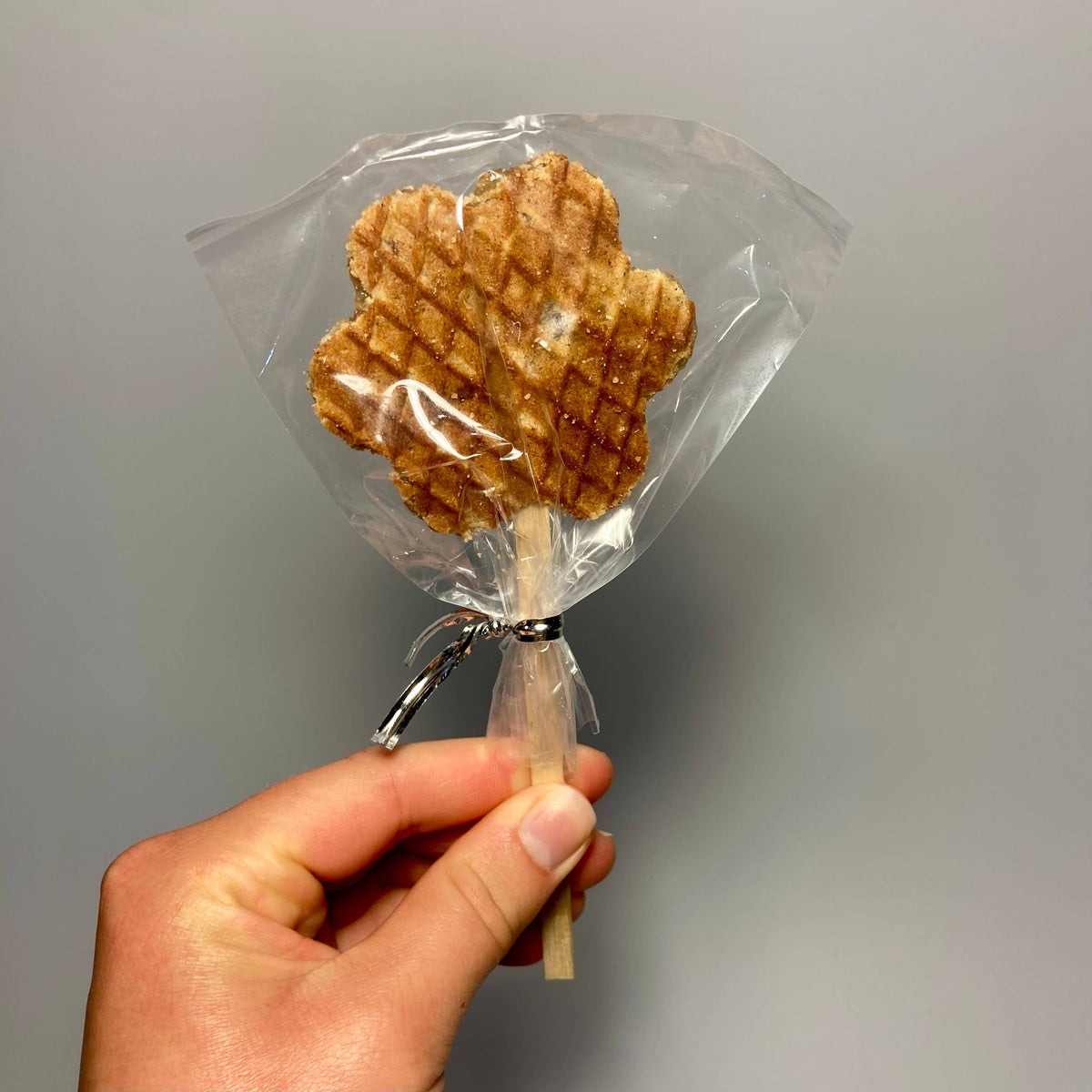 Mini Stroopwafel Lollipops: White Chocolate Sprinkle