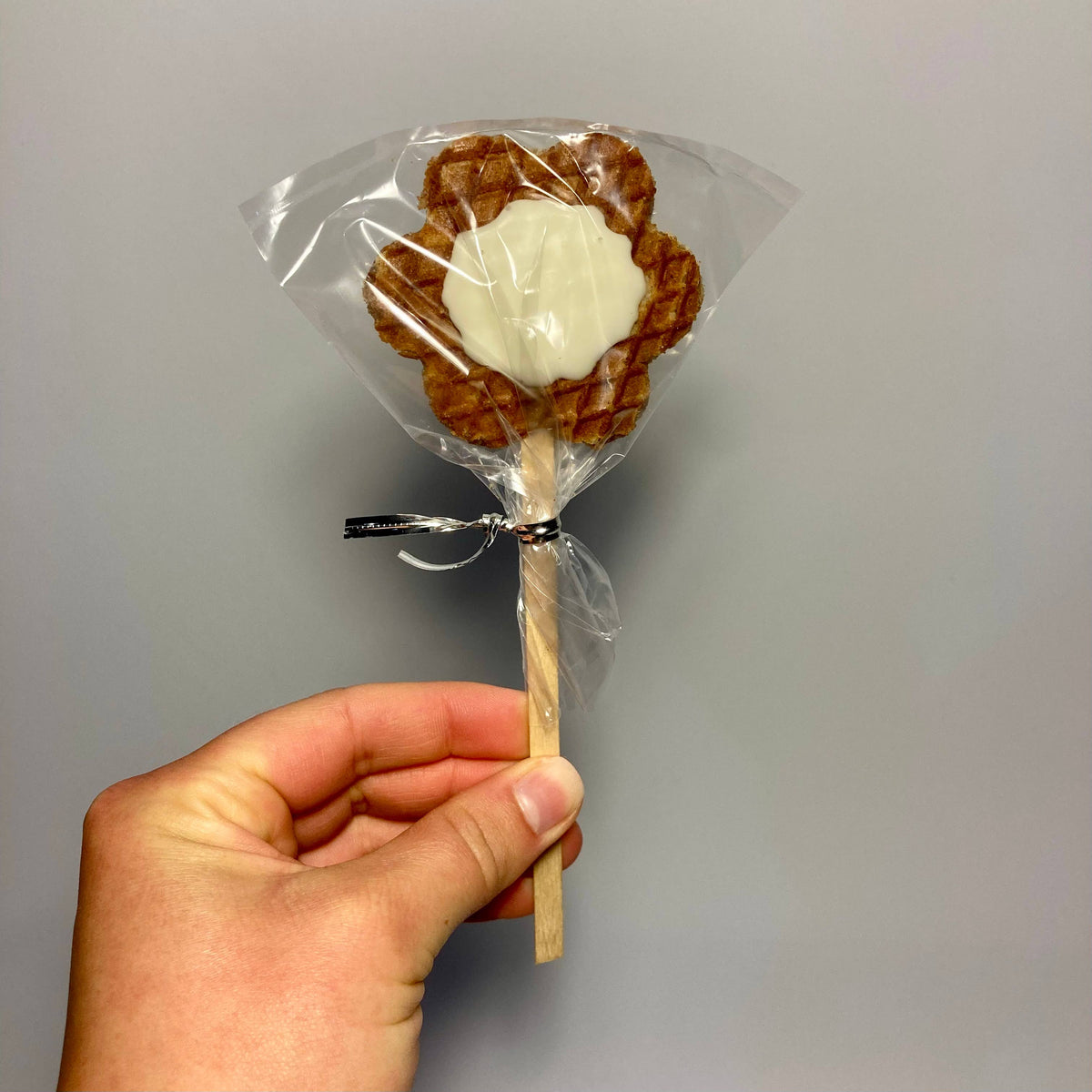 Mini Stroopwafel Lollipops: White Chocolate Sprinkle