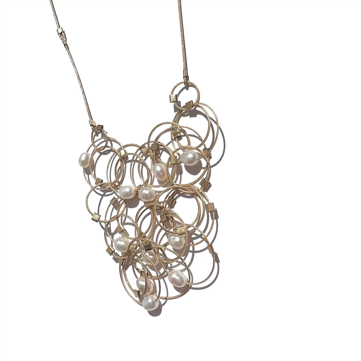 18&quot; Solar Necklace: Pearl / Gold
