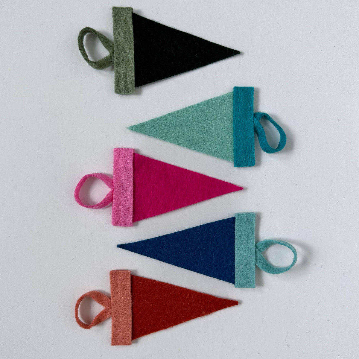 19067 Mini Pennant Flag