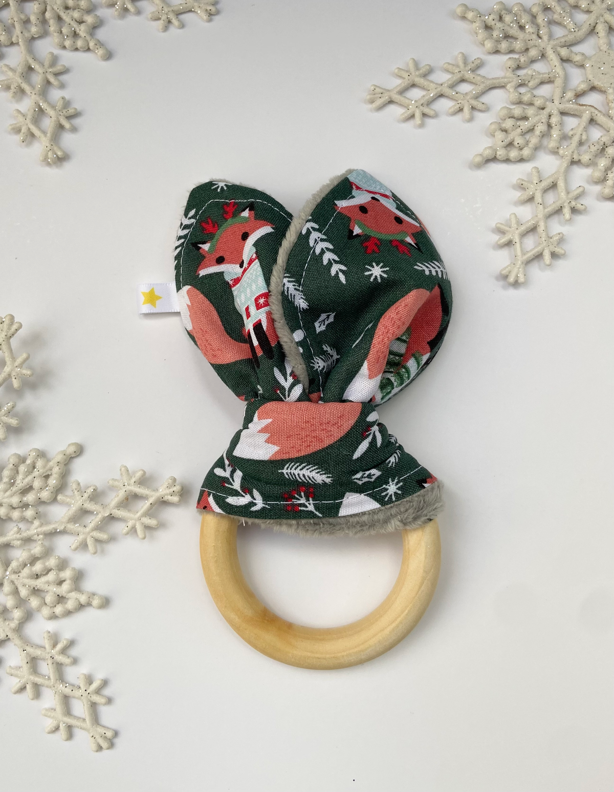 Holiday Foxes on Green teether