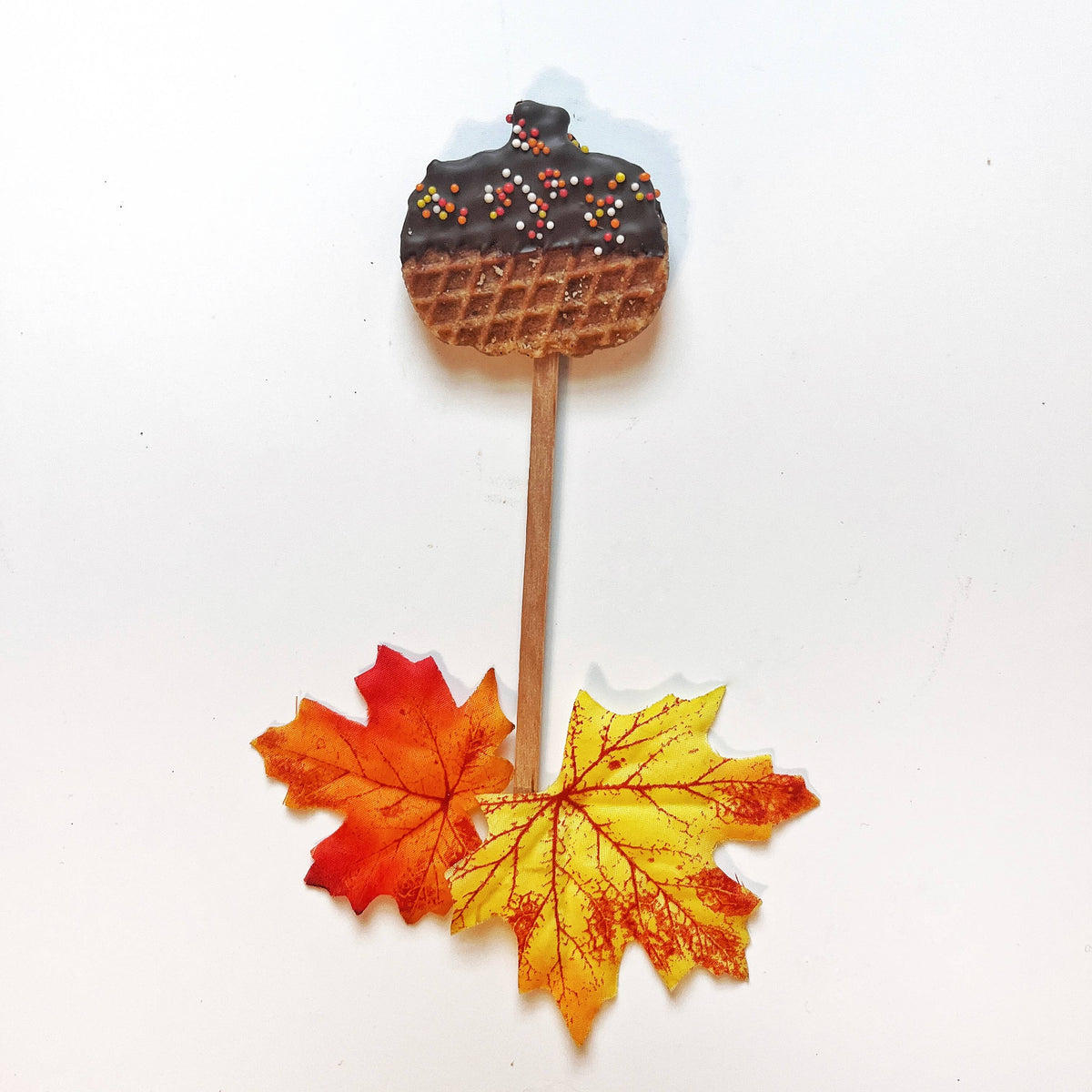 Mini Stroopwafel Lollipops: White Chocolate Sprinkle