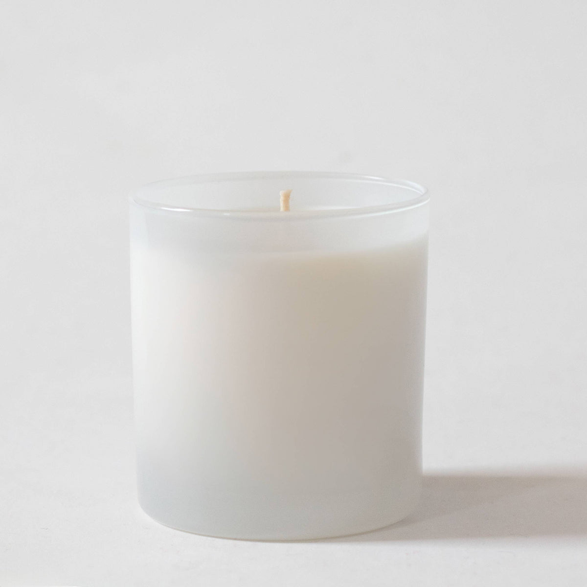 No Label 9 oz. White Candle with Bamboo Lid - Case of 24: FIGWOOD + CURRANT