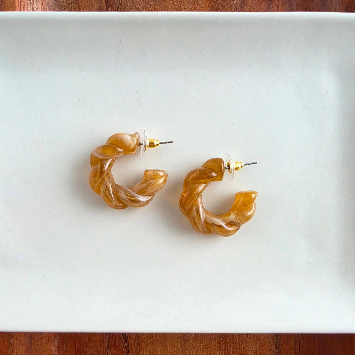 Ramona Hoops in Caramel