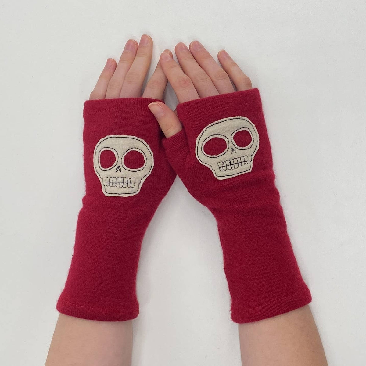 -Skull: Black / One Size Fits Most