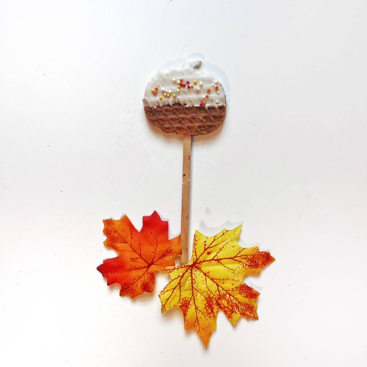Mini Stroopwafel Lollipops: White Chocolate Sprinkle