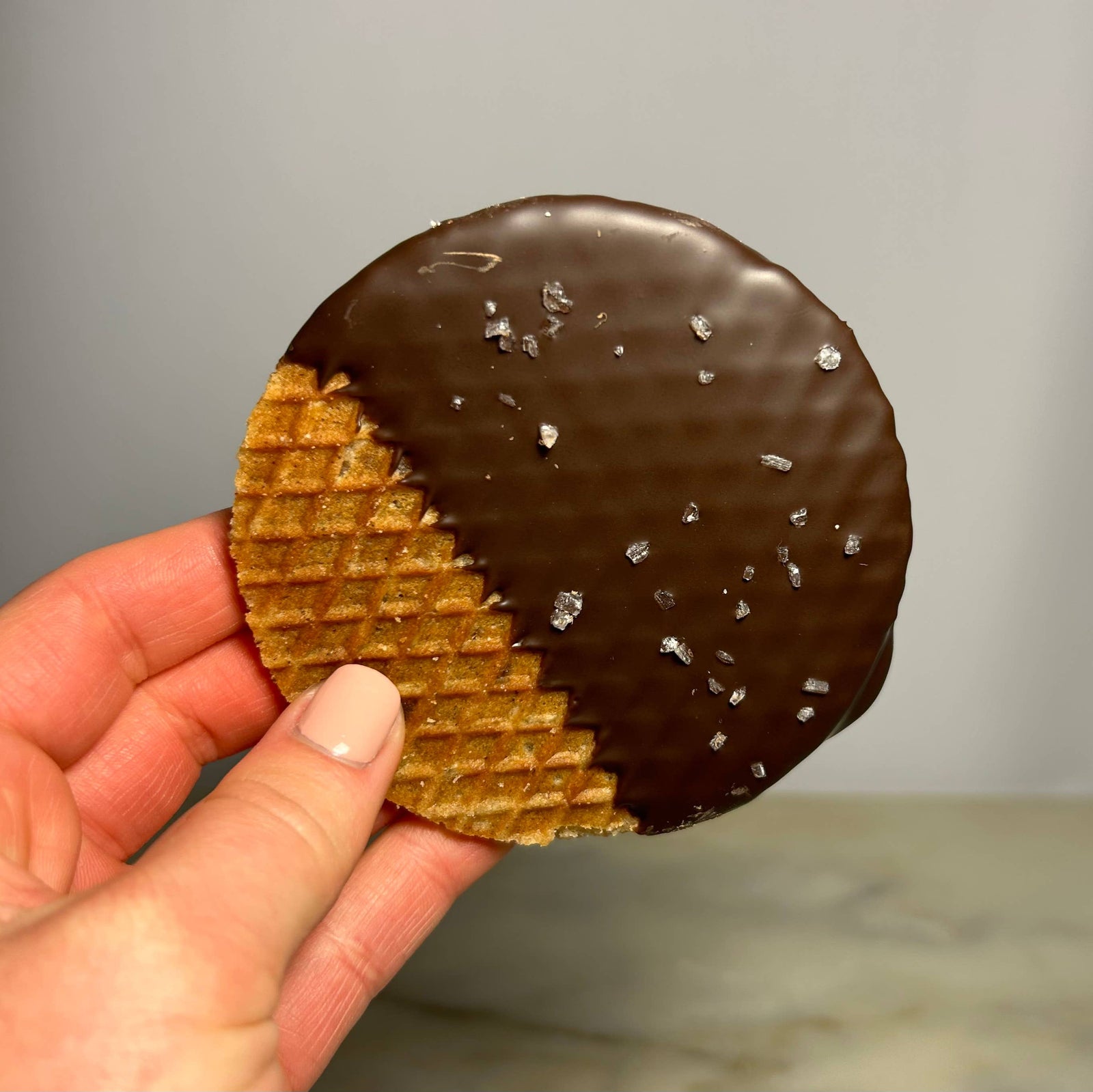 Handmade Stroopwafel half-dipped in rich chocolate with sprinkled sea salt, artisan gift treat. - Stroopwafel (Single): Salted Caramel