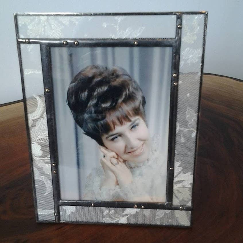 Frame Lace: 5 x 7