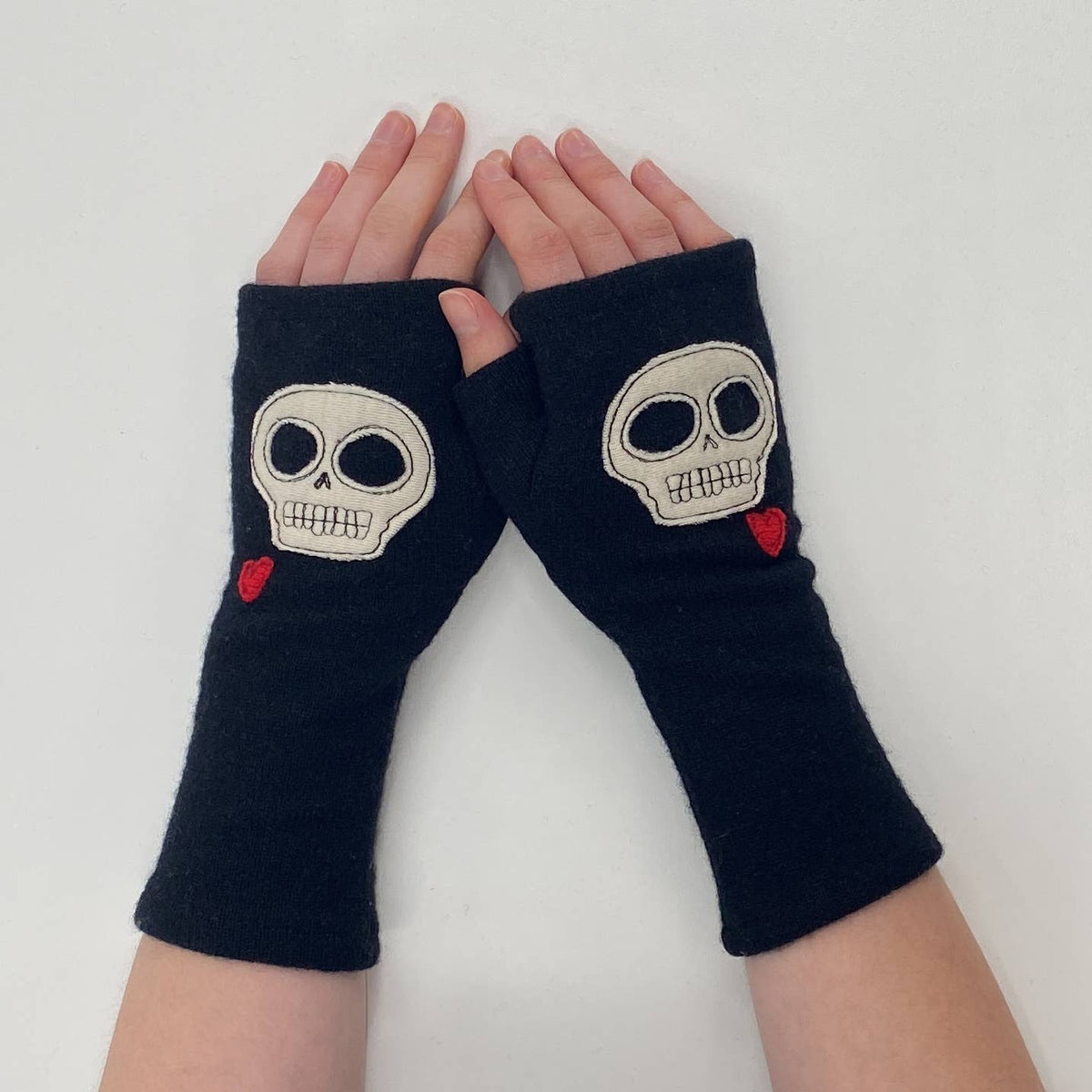 -Skull: Black / One Size Fits Most