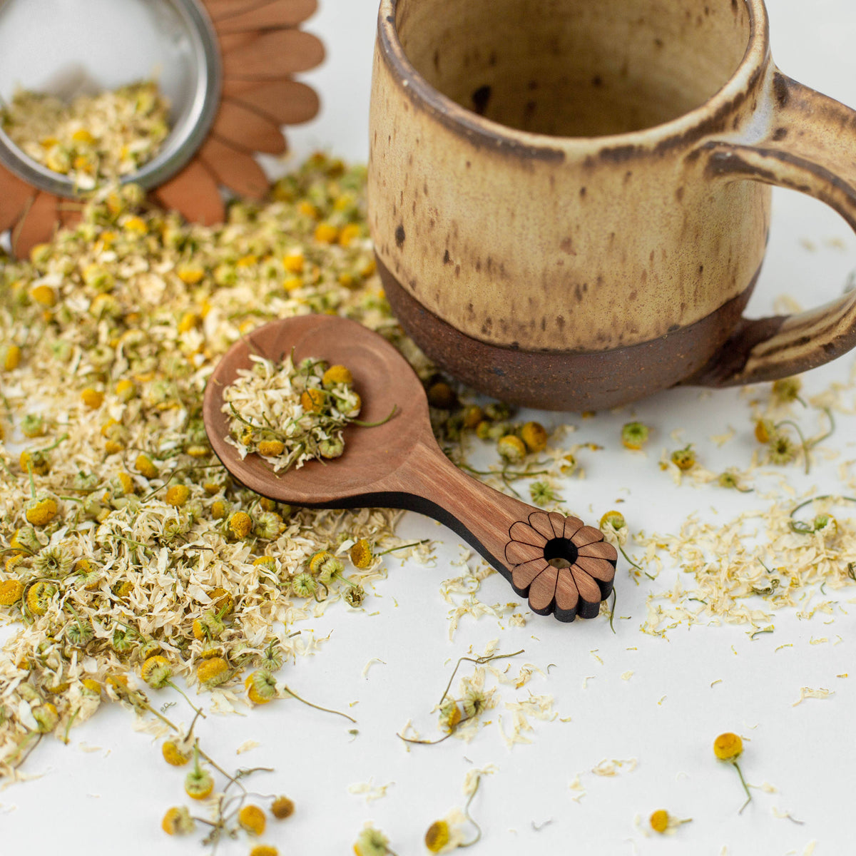 Chamomile Tea - Loose flower single herbal tea: Jar (25 g)