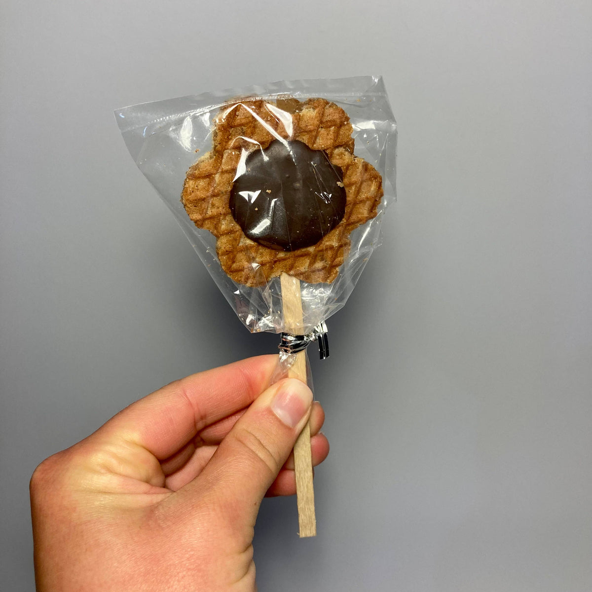 Mini Stroopwafel Lollipops: White Chocolate Sprinkle