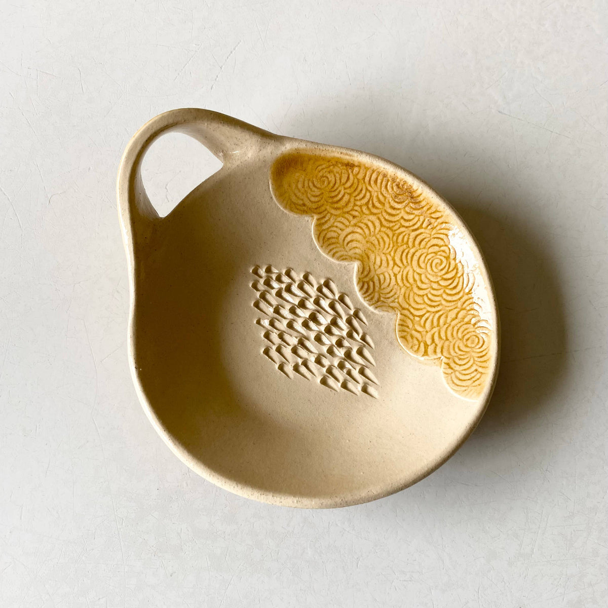 Garlic Grater Amber