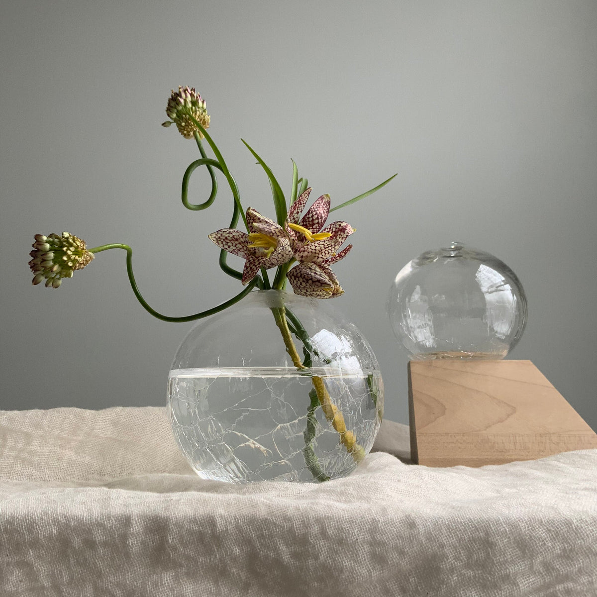 Crackled Glass Bud Vase–petite round